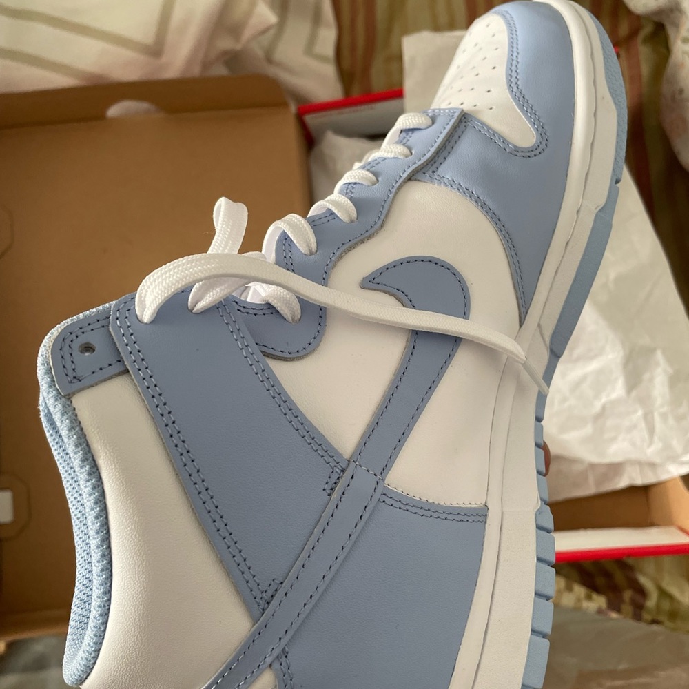 Dunks - Picture 2 of 7